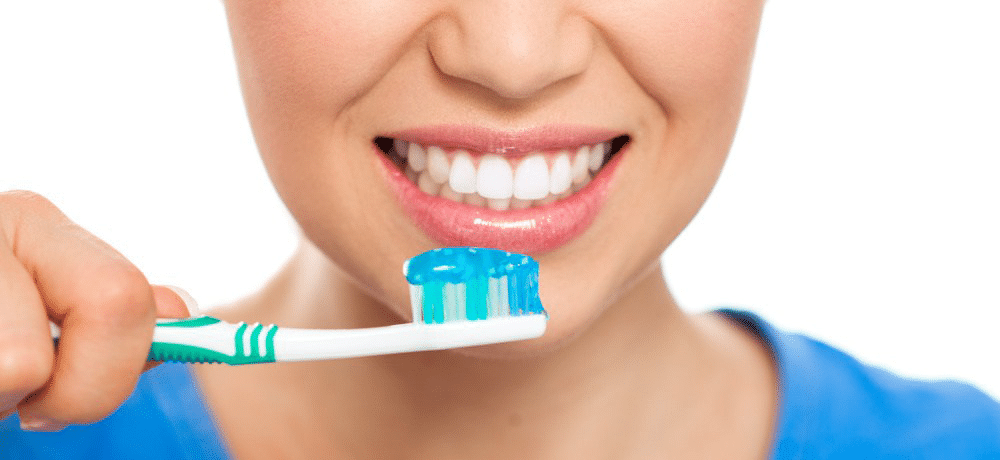 flouride toothpaste for a white smile
